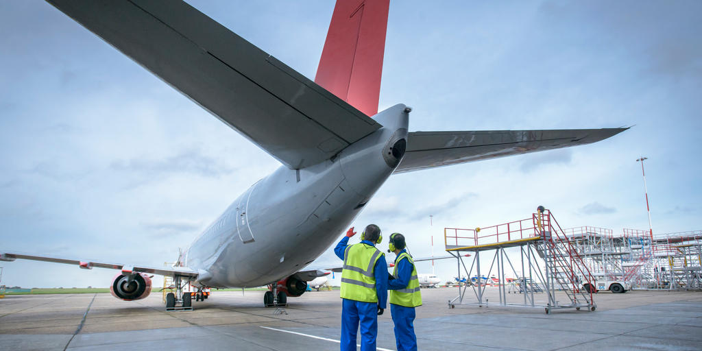 Digital Twins in Commercial Aviation